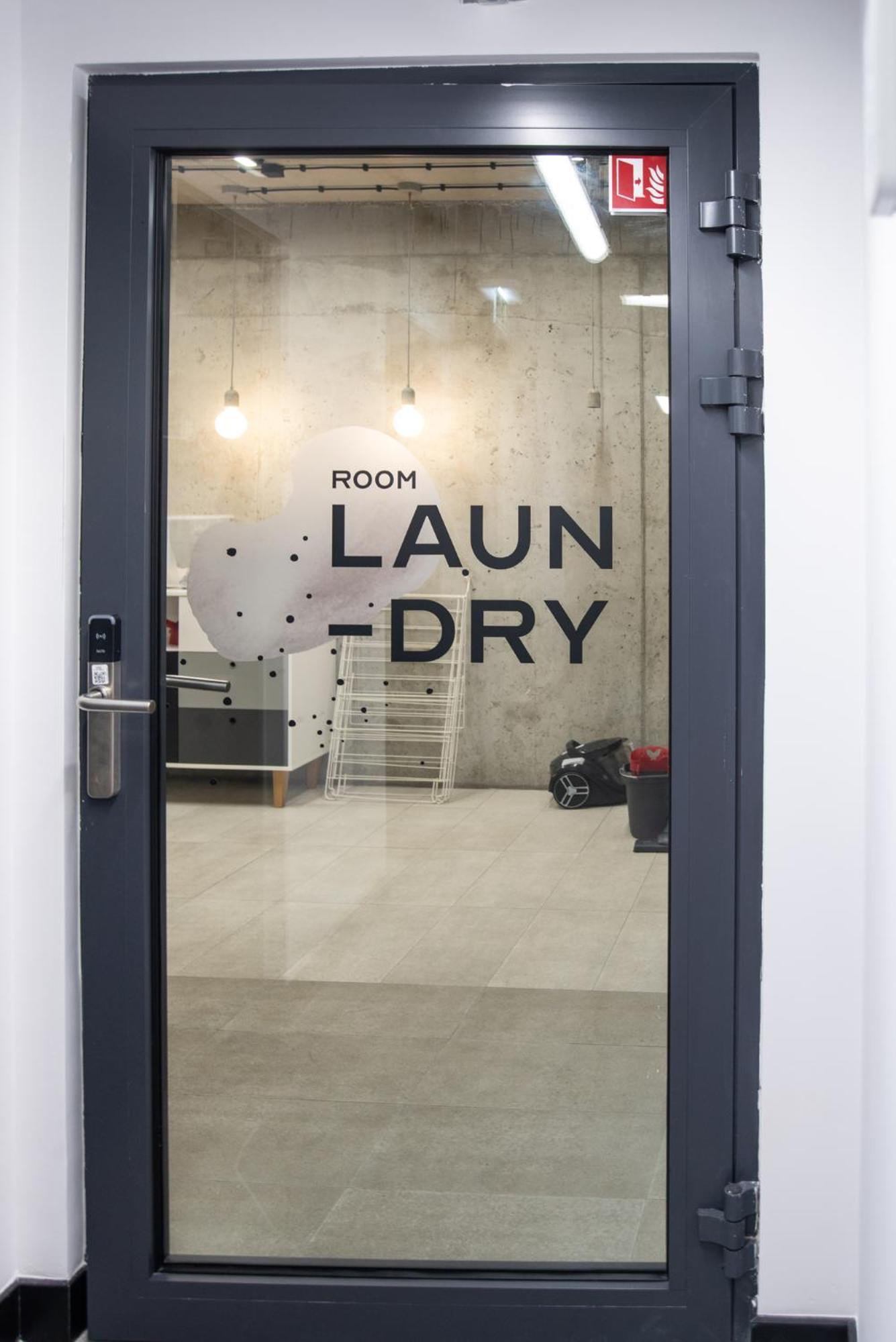 Ht Nest Coliving Appartement Warschau Buitenkant foto